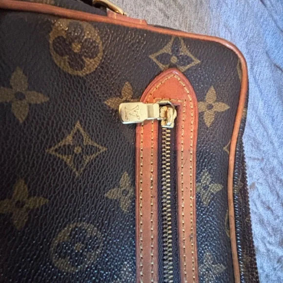 Authentic Vintage Louis Vuitton Monogram Marly Dragonne Clutch – Good Condition - Picture 3 of 15